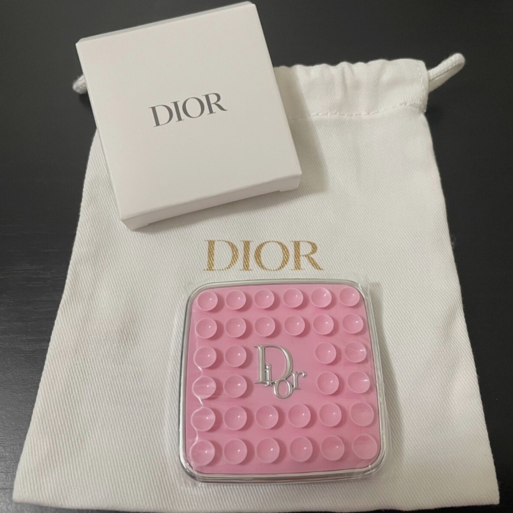 Dior Octobuddy Pink Phone Ring Stand Suction Accessory Fidget Toy Design NEW NIB
